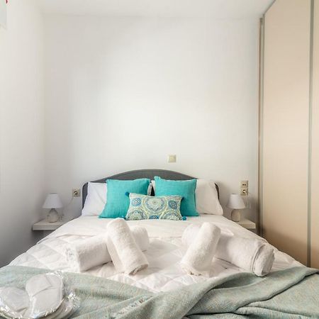Sophia'S Comfortable Home With A Private Backyard Gazi Exterior photo