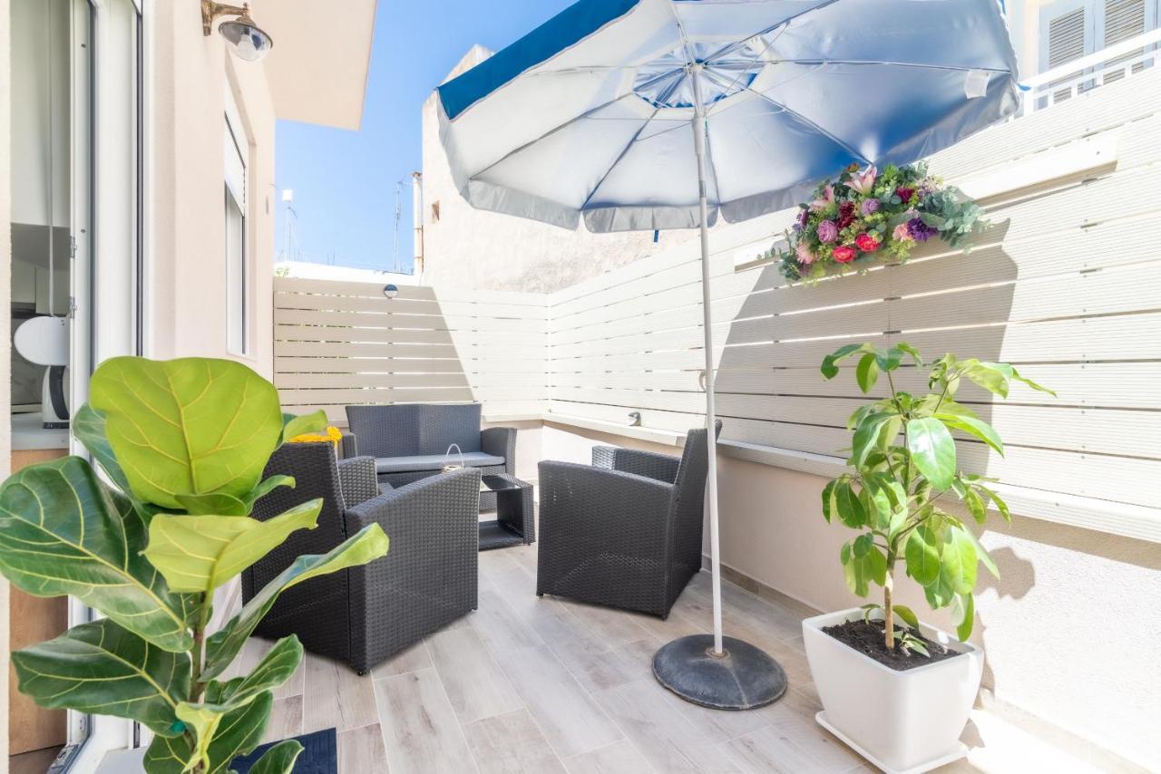 Sophia'S Comfortable Home With A Private Backyard Gazi Exterior photo