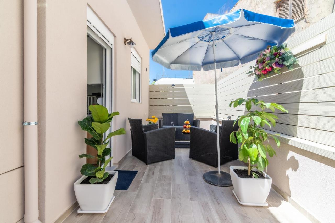 Sophia'S Comfortable Home With A Private Backyard Gazi Exterior photo