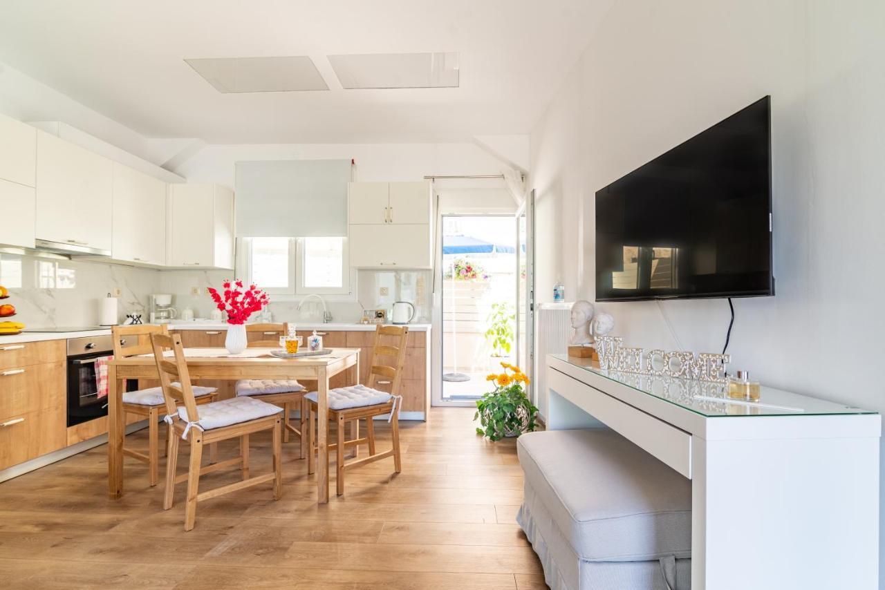 Sophia'S Comfortable Home With A Private Backyard Gazi Exterior photo